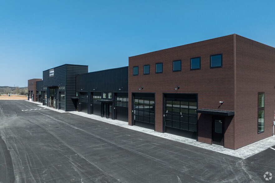 More Photos Of 116 College Rd, Pineville Light Distribution For Lease