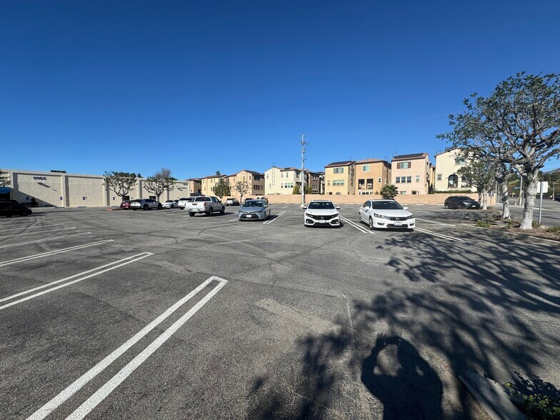 More Photos Of 11155-11165 Sepulveda Blvd, Mission Hills Medical For Sale