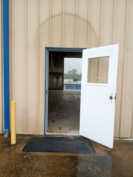More Photos Of 20 FM 1791 Rd, Huntsville Self Storage For Lease