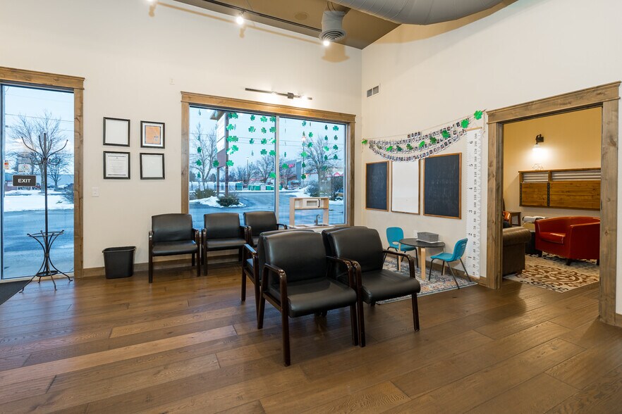 More Photos Of 210-214 W Sunset Ave, Coeur d'Alene Freestanding For Lease