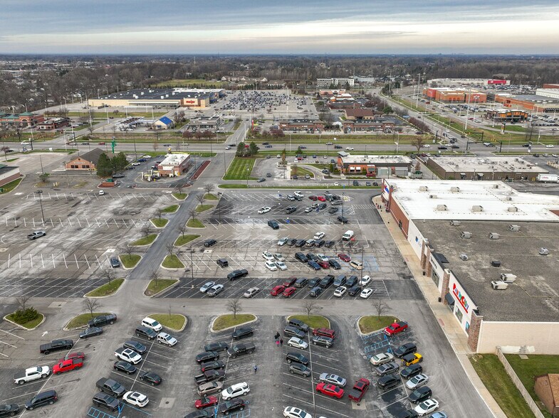 More Photos Of 23267 Eureka Rd, Taylor Freestanding For Lease