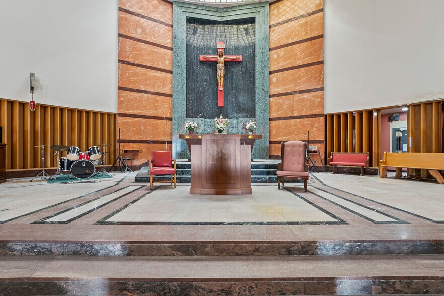 More Photos Of 6815 Page Ave, Saint Louis Religious Facility For Sale