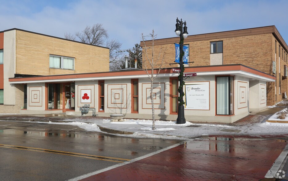 Primary Photo Of 129 E Locust St, Dekalb Office For Sale
