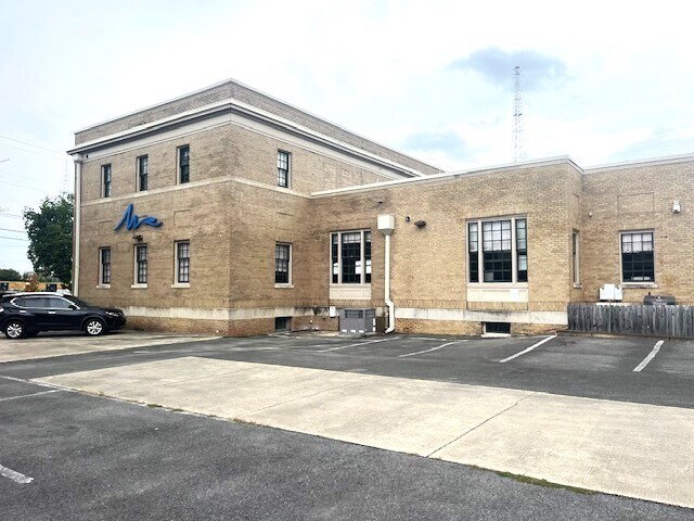 More Photos Of 414 Bank NE st, Decatur Office Residential For Sale