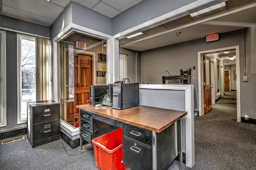 More Photos Of 1948 Chapel St, New Haven Office For Sale