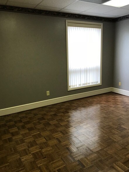 More Photos Of 803 E Church St, Greeneville Medical For Sale