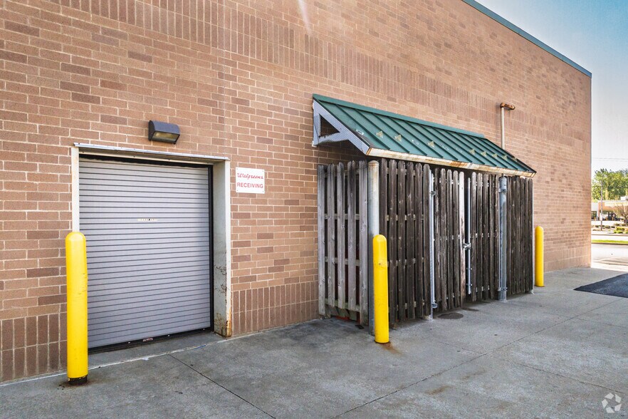 More Photos Of 1311 IL-48, Decatur Drugstore For Sale