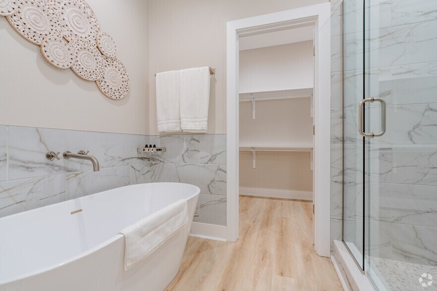 More Photos Of 4808 Old Tyme Court, Evansville Apartments For Sale