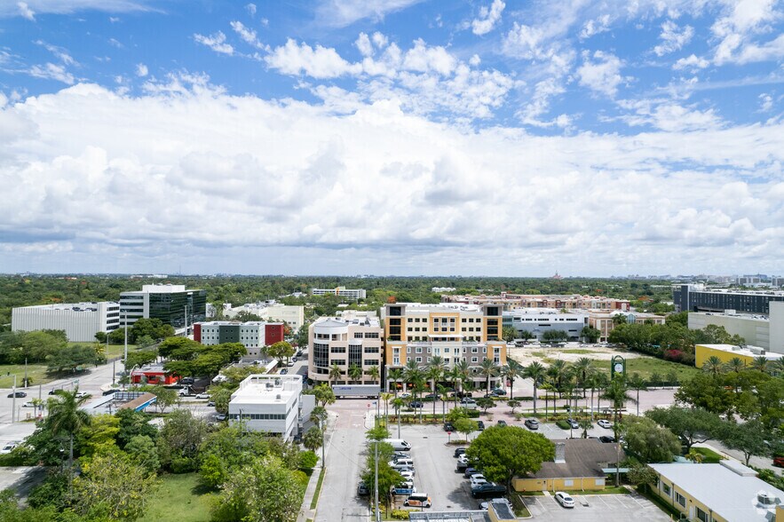 More Photos Of 6141 Sunset Dr, South Miami Medical For Lease