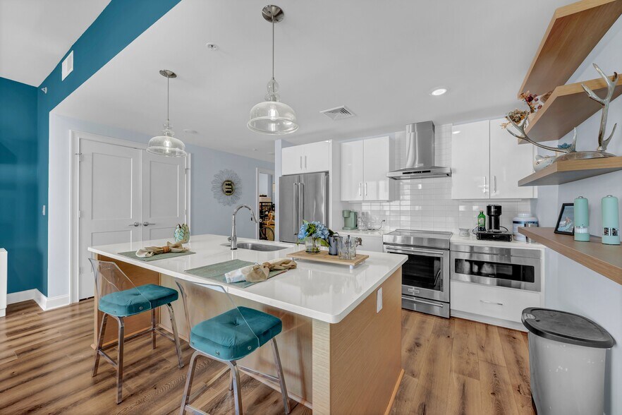 More Photos Of 240 N Water St, Wilmington Specialty For Sale