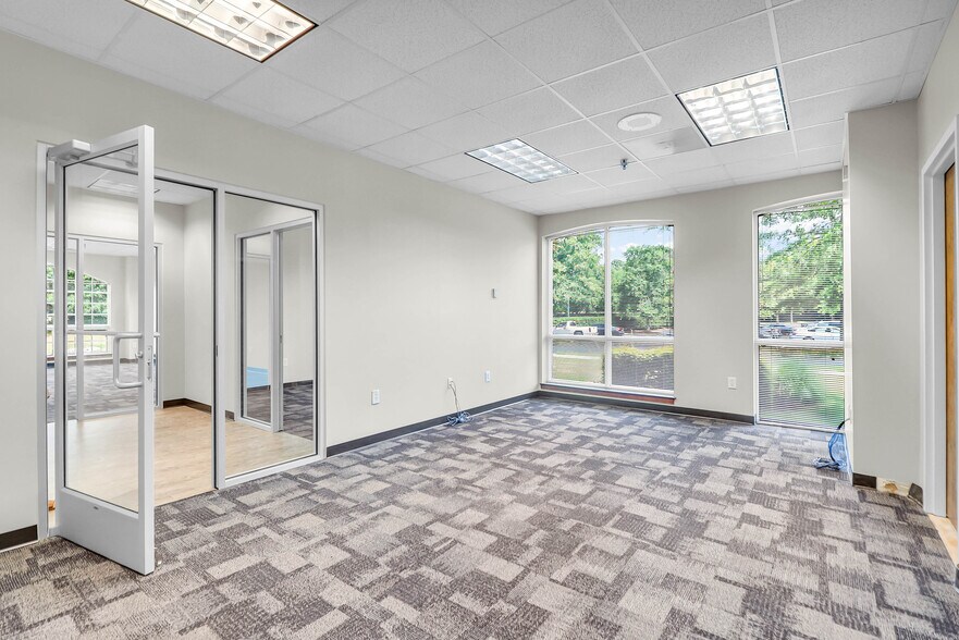 More Photos Of 146 Fairchild St, Charleston Office For Lease