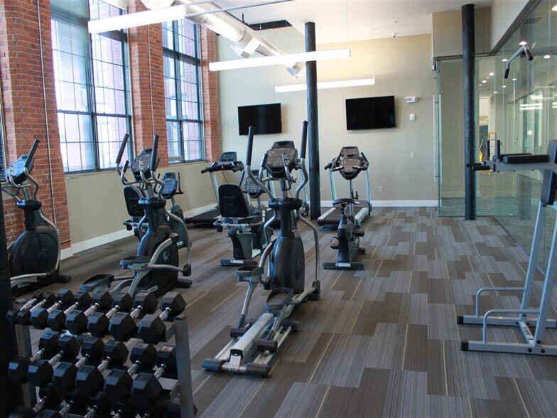 More Photos Of 99 Main St, Warren Apartments For Lease