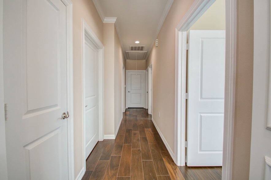 More Photos Of 2743 Smith Ranch Rd, Pearland Coworking Space