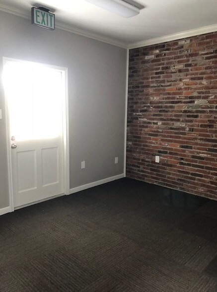 More Photos Of 11603 Newcastle Ave, Baton Rouge Office For Lease