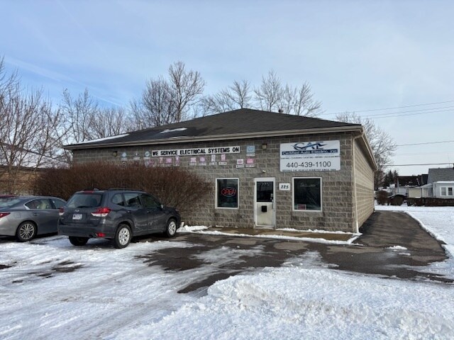Primary Photo Of 225 Northfield Rd, Bedford Industrial For Sale
