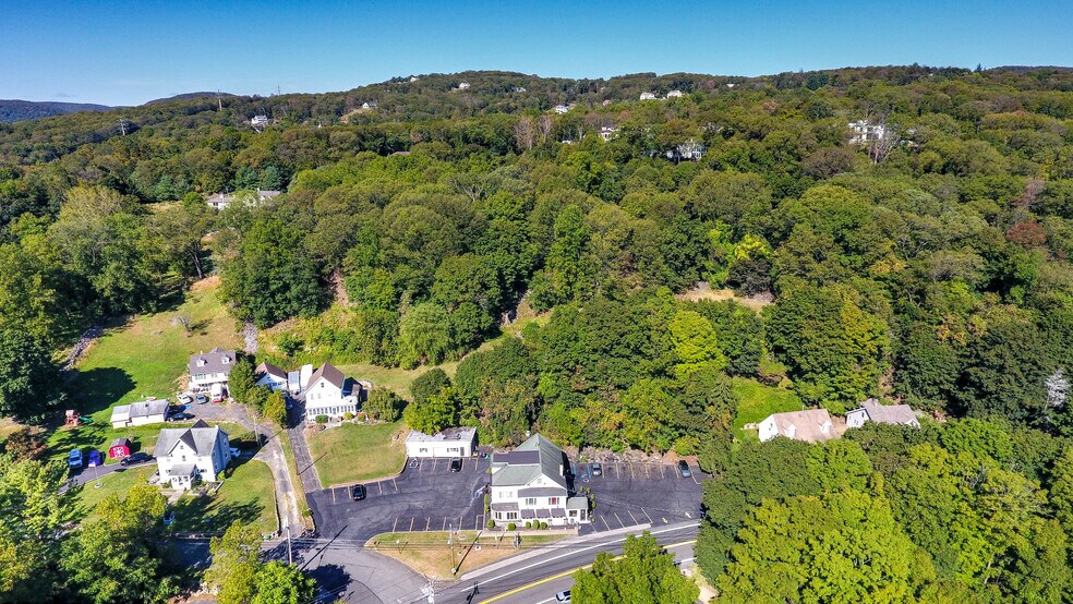 More Photos Of 337 N Liberty Dr, Tomkins Cove Restaurant For Sale