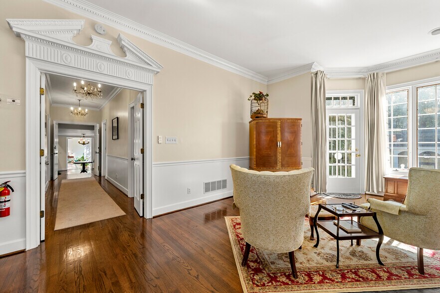 More Photos Of 132 E College St, Griffin Hospitality For Sale