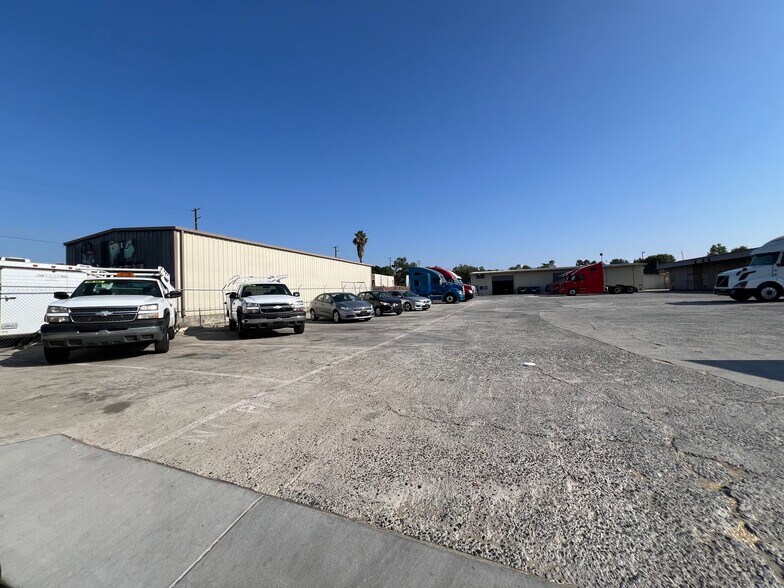 More Photos Of 10565 Limonite Ave, Jurupa Valley Warehouse For Lease