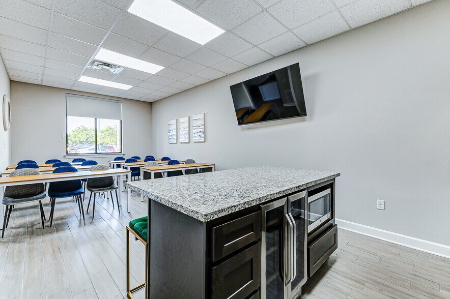 More Photos Of 26717 Westheimer Pky, Katy Medical For Sale