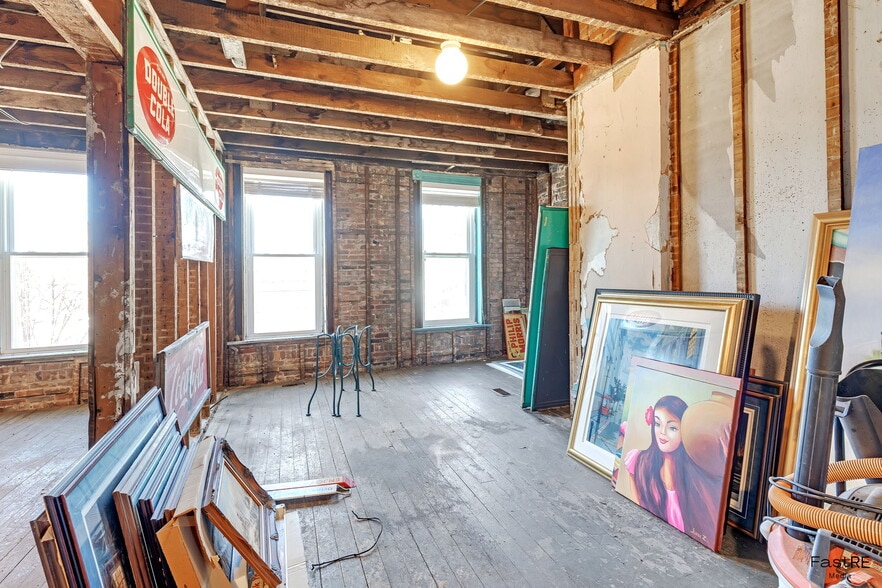 More Photos Of 13325 Olde Western Ave, Blue Island Restaurant For Sale