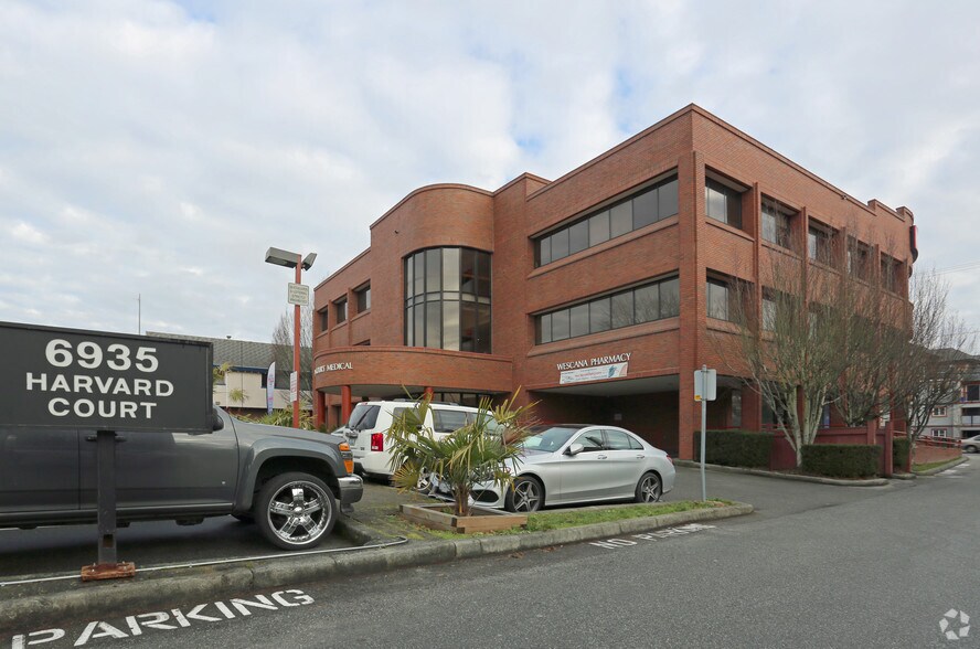 More Photos Of 6935 120th St, Delta Medical For Lease