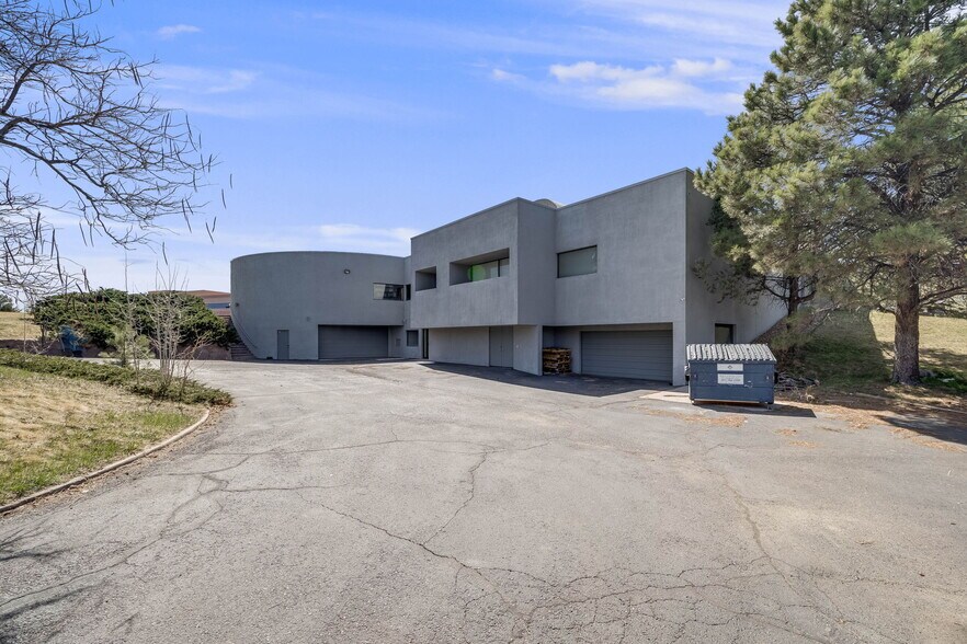 More Photos Of 21 Inverness Way E, Englewood Flex For Sale