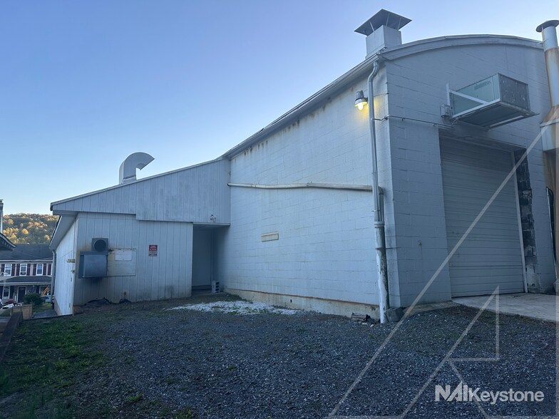 More Photos Of 111 Chestnut St, Mohnton Industrial For Sale