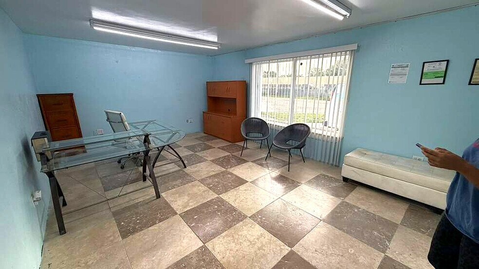 More Photos Of 13990 NW 6th Ct, Miami Warehouse For Lease