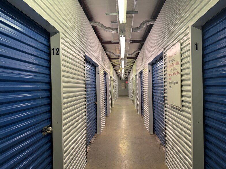 More Photos Of 9765 S Loop Rd, Pensacola Self Storage For Sale