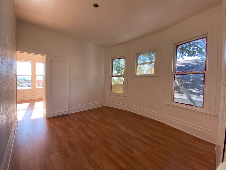 More Photos Of 630 York, Vallejo Apartments For Sale