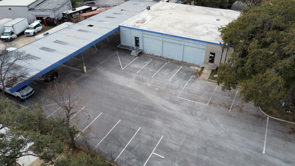 More Photos Of 15562 Capital Port Dr, San Antonio Warehouse For Lease