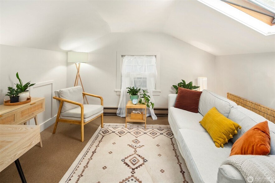 More Photos Of 2012 65th St, Seattle Office For Sale