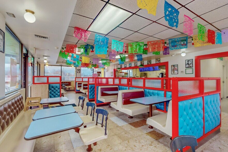 More Photos Of 2130-2301 Chelwood Park Blvd NE, Albuquerque Fast Food For Lease