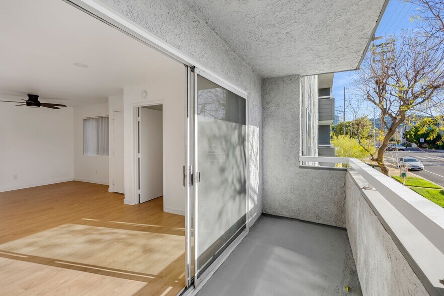 More Photos Of 4406 Cahuenga Blvd, Toluca Lake Apartments For Sale