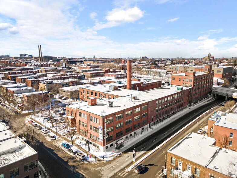 More Photos Of 5425 Rue De Bordeaux, Montréal Office For Sale