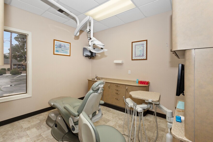 More Photos Of 1640 W F St, Oakdale Medical For Sale