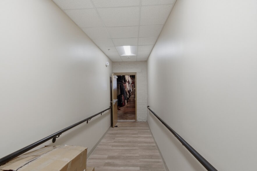 More Photos Of 421 Main St, Franklin Storefront Retail Office For Lease