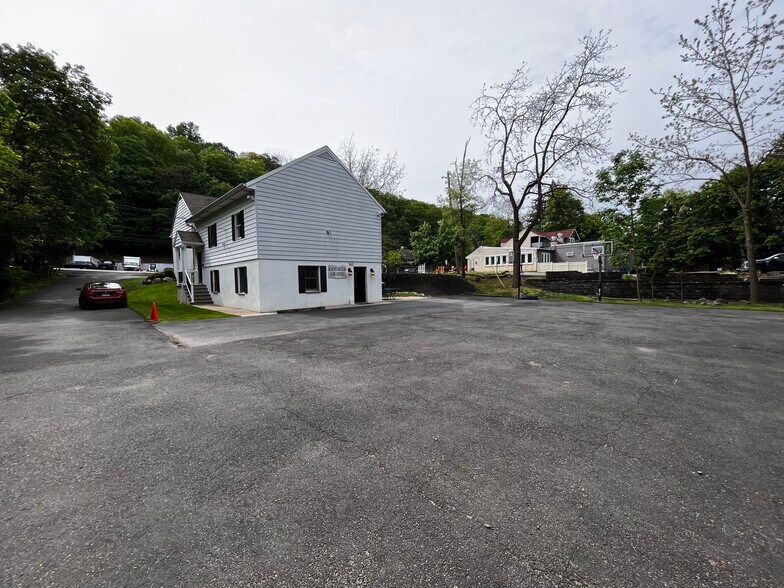 More Photos Of 593 Ramapo Valley Rd, Oakland Medical For Lease