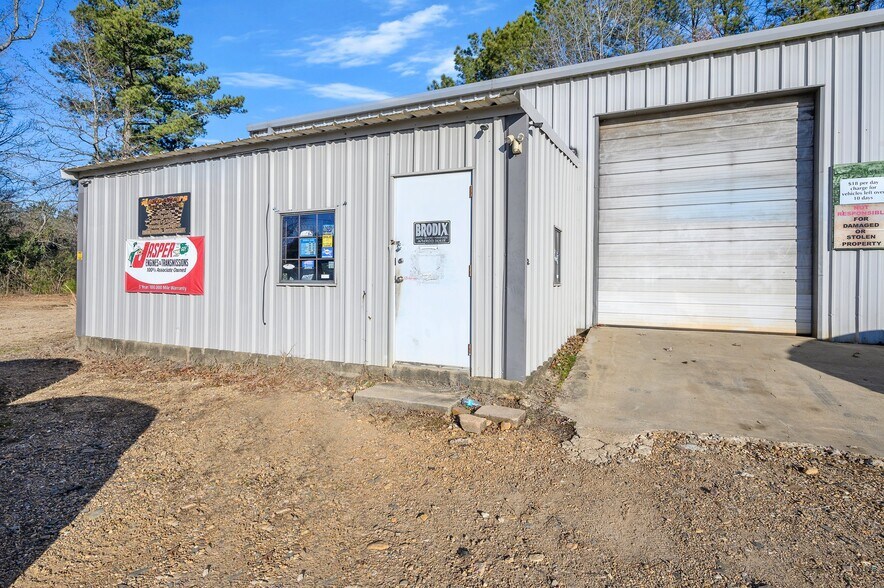 More Photos Of 1277 E Martin Luther King Dr, Broken Bow Office For Sale