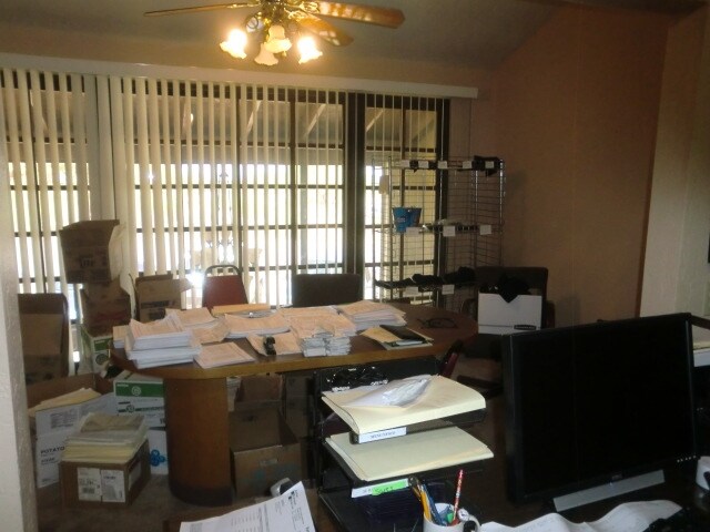 More Photos Of 305 E American Ave, Oracle Bar For Sale