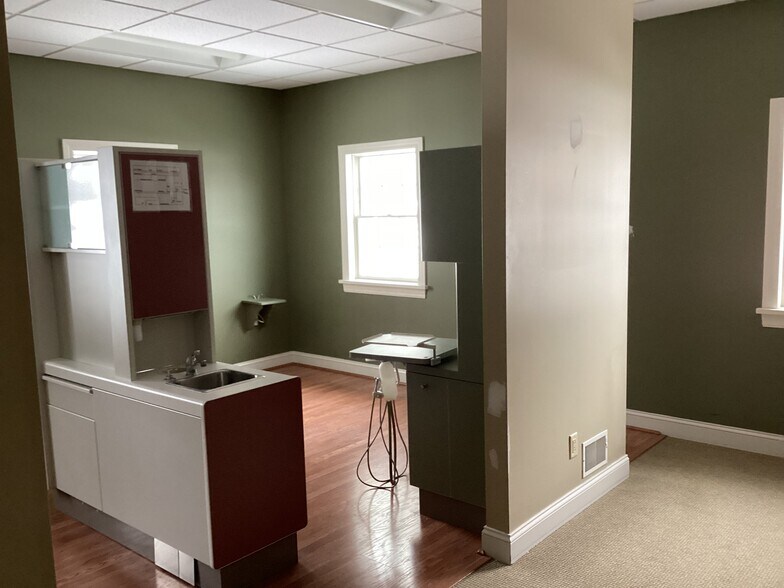 More Photos Of 271 Marsh Rd, Pittsford Office For Lease