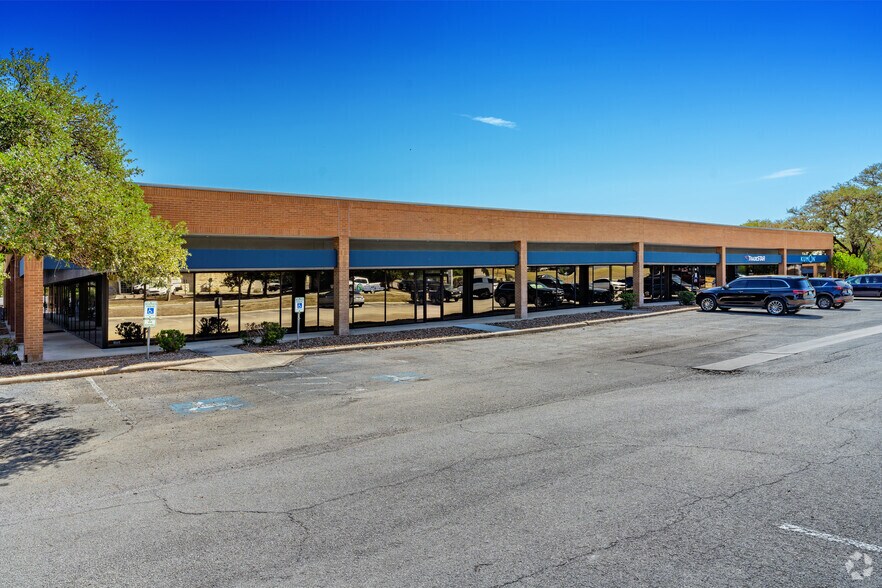 More Photos Of 12770 Cimarron Path, San Antonio Unknown For Lease