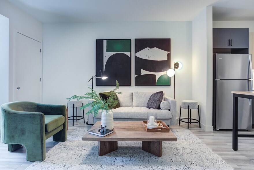 More Photos Of 1425 Ellinwood Ave, Des Plaines Apartments For Lease