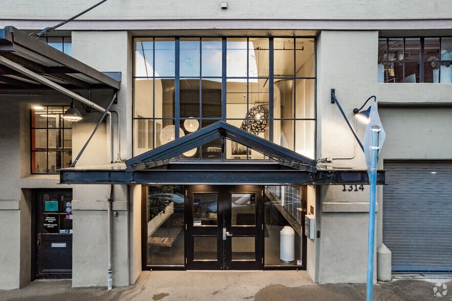 More Photos Of 1314 NW Irving St, Portland Apartments For Sale