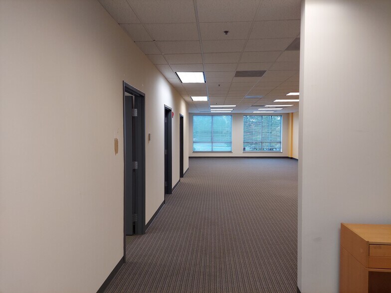 More Photos Of 22375 Broderick Dr, Sterling Office For Sale