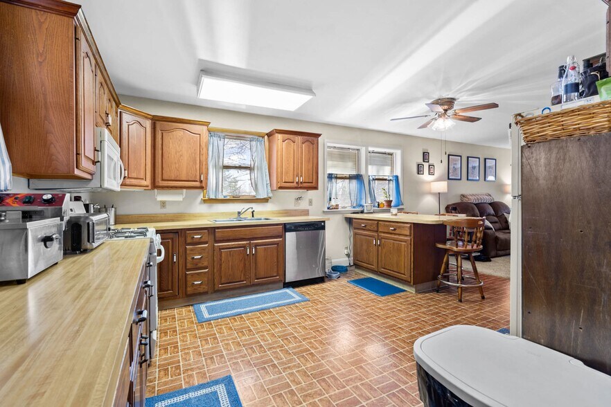 More Photos Of 309 Lynwood Ave, Jenkintown Warehouse For Sale