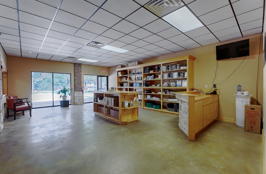 More Photos Of 1274 Blake Rd, Conroe Office For Lease