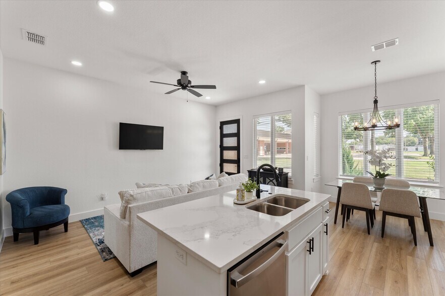 More Photos Of 196 W 17th St, Mount Pleasant Apartments For Sale
