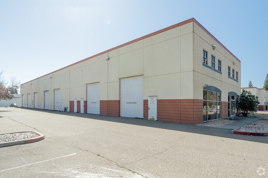 More Photos Of 11280 Sanders Dr, Rancho Cordova Warehouse For Lease