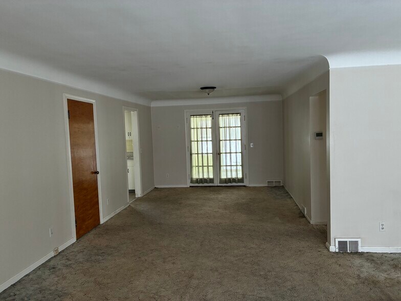 More Photos Of 1200 Som Center Rd, Mayfield Heights Land For Sale